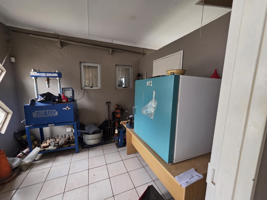 Commercial Property for Sale in Belgravia Eastern Cape